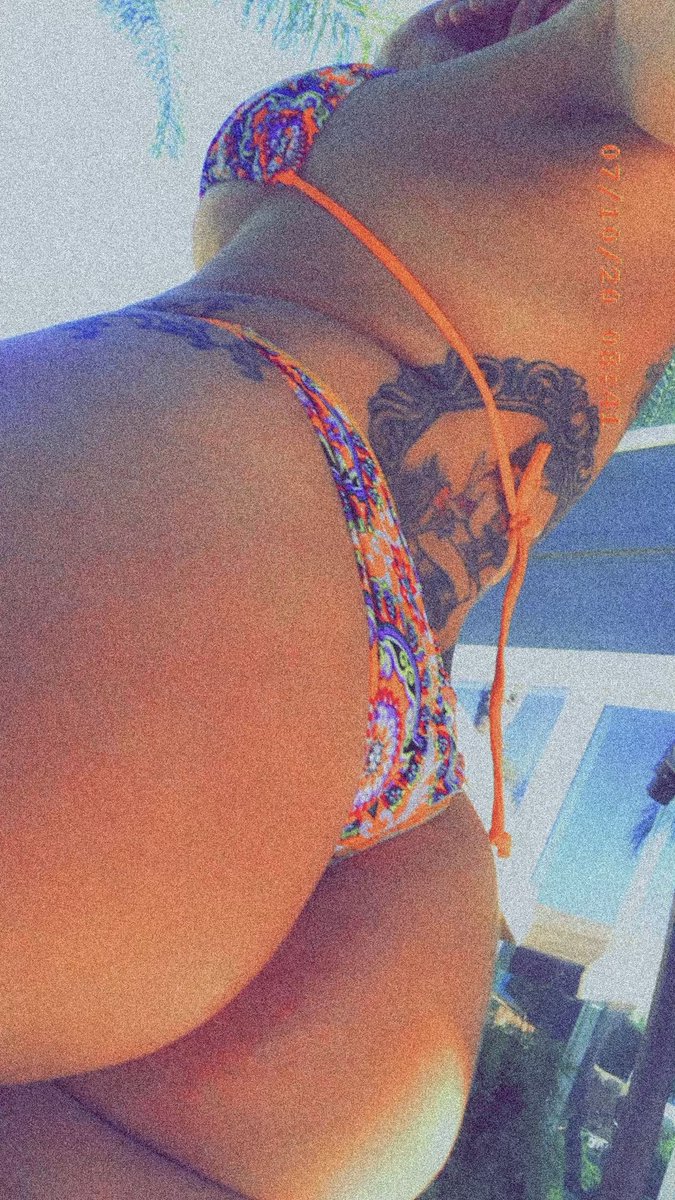 DallasRae111's tweet photo. Happy MILF Monday Babes 🤪 
#milf #milfmonday #mommy https://t.co/DW7UUNjNFV