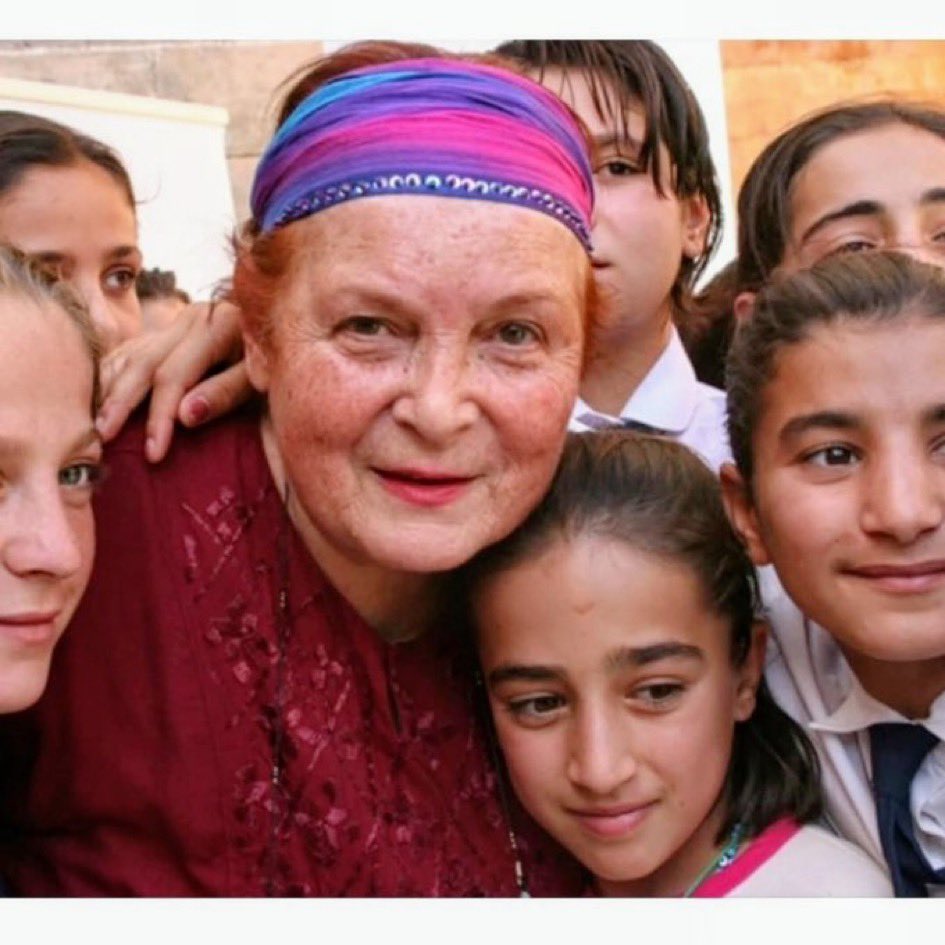 eroglu0701's tweet photo. Çağdaş bir Türkiye için,
Atatürk’ ün izinde,
Kız çocuklarının eğitimi ve bilimin ışığında aydınlık bir gelecek için ömrünü adayan değerli bilim insanı #TürkanSaylan’ı vefatının 17. yıl dönümünde sevgi, saygı ve özlemle anıyorum. https://t.co/5s9DJ3M8ym