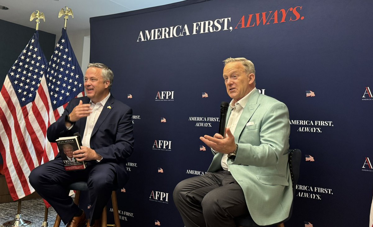 DebbieSaviano's tweet photo. 🇺🇸 @seanspicer on why @realDonaldTrump is so unique. #47 has done exactly what he campaigned he would do. @MJGillespie1776 @StaceySchieffe2 @A1Policy 🇺🇸 https://t.co/Fh9tunWd3C