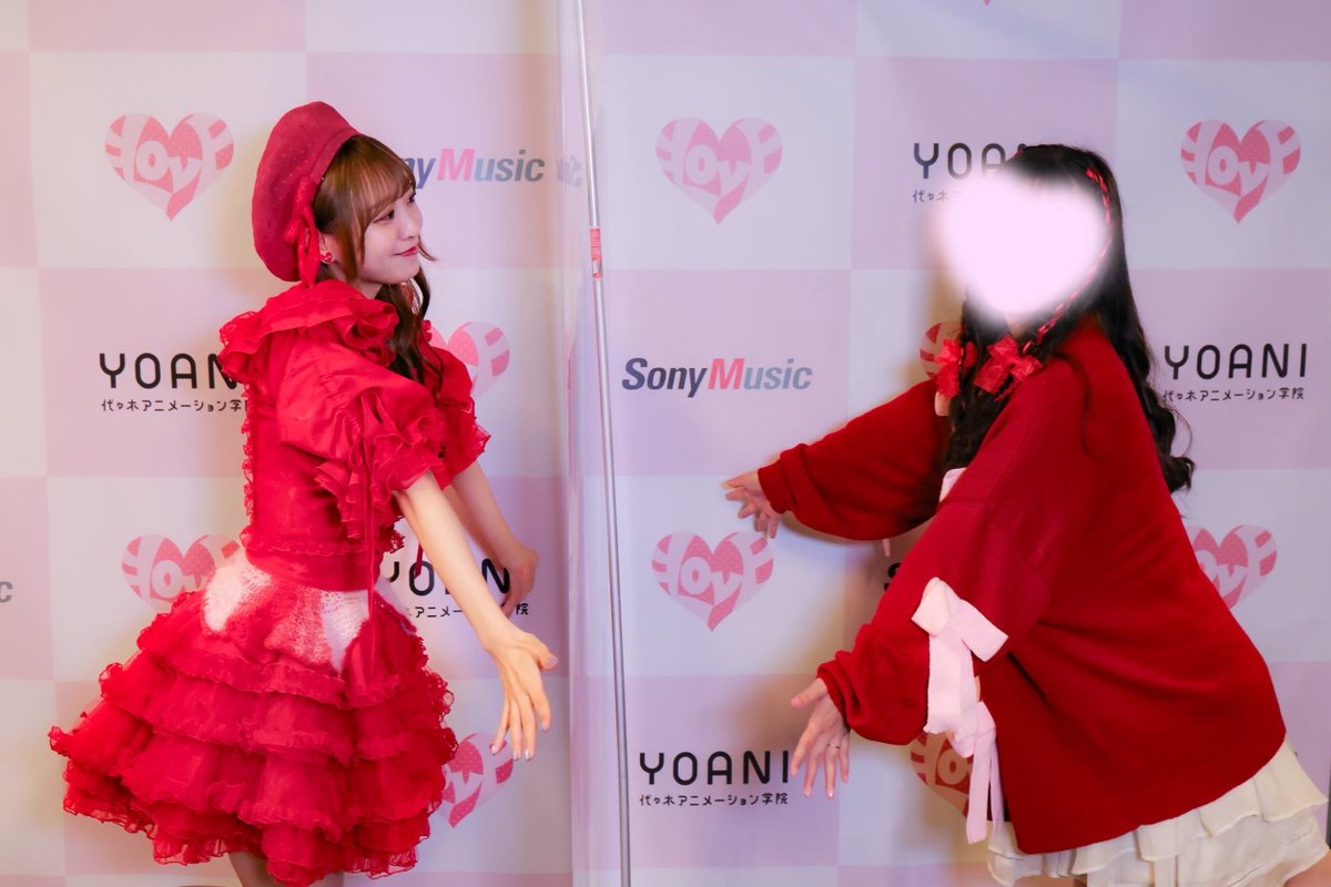 もか tweet media