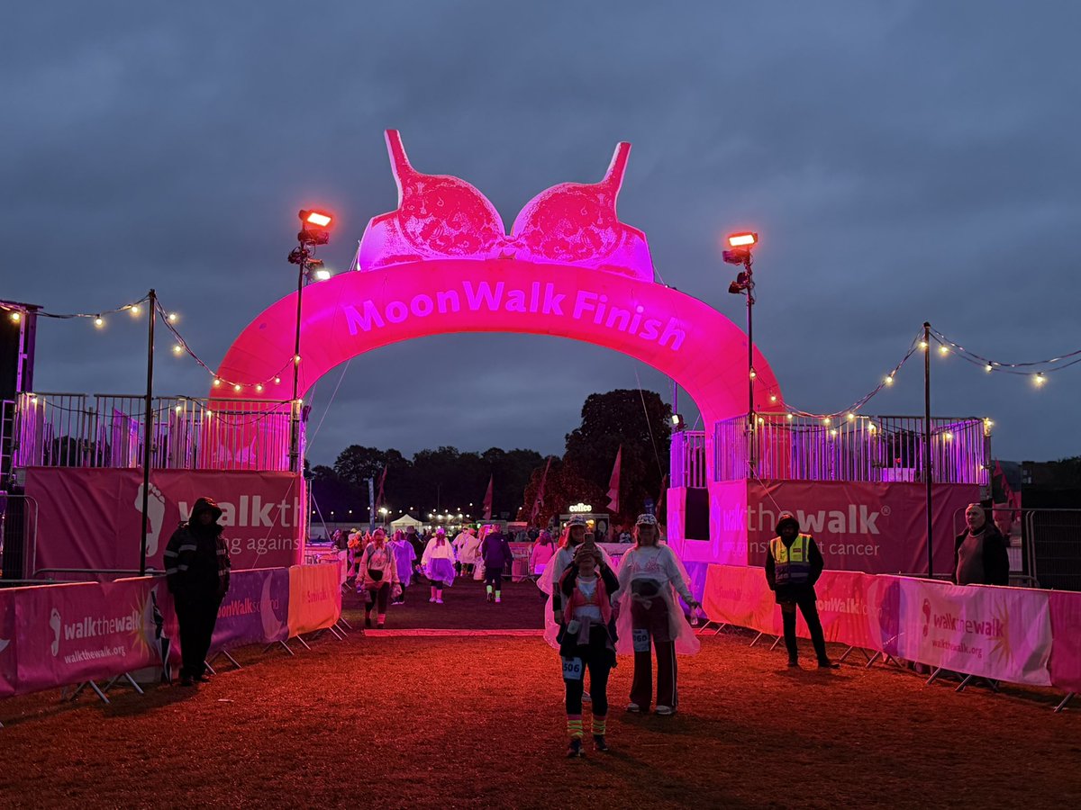 RAeSDomW's tweet photo. A shameless piece of self-promotion, but at the weekend I took part in the London Moonwalk to raise funds for breast cancer research.

Walking the Half Moon (15.1 miles) was a great laugh, but the legs and feet don’t half ache today! https://t.co/pEwPF3a6K6