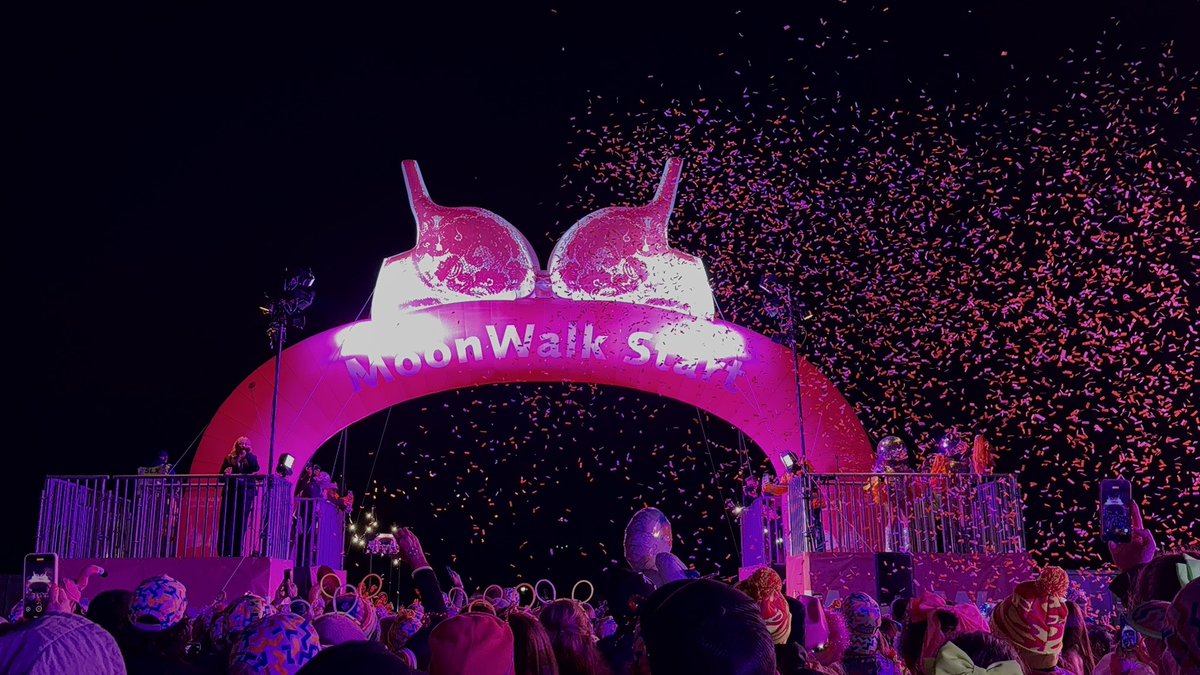RAeSDomW's tweet photo. A shameless piece of self-promotion, but at the weekend I took part in the London Moonwalk to raise funds for breast cancer research.

Walking the Half Moon (15.1 miles) was a great laugh, but the legs and feet don’t half ache today! https://t.co/pEwPF3a6K6