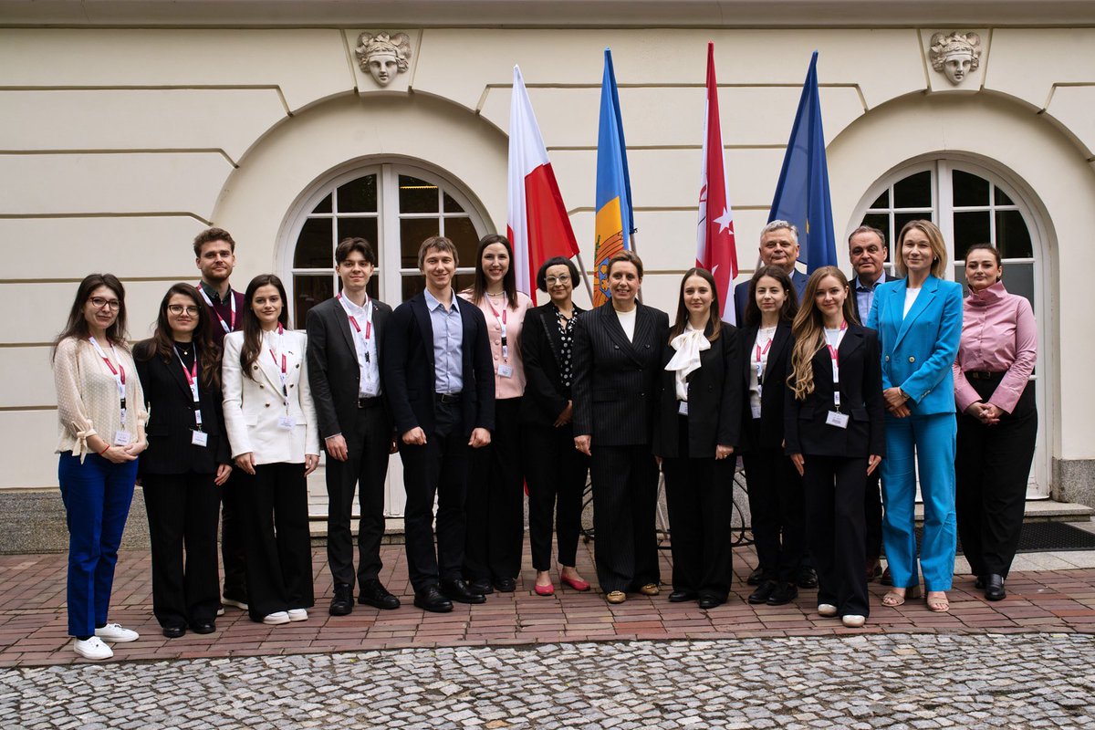 College of Europe in Natolin tweet media