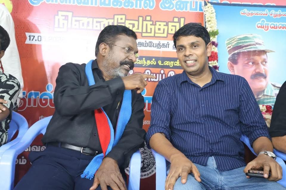 konavayan2023's tweet photo. பிச்சை எடுத்தாவது வாழ்ந்து விடு..

திருமா போல் வாழ்ந்து விடாதே 🙄🙄 https://t.co/Y8CjJYGzc8