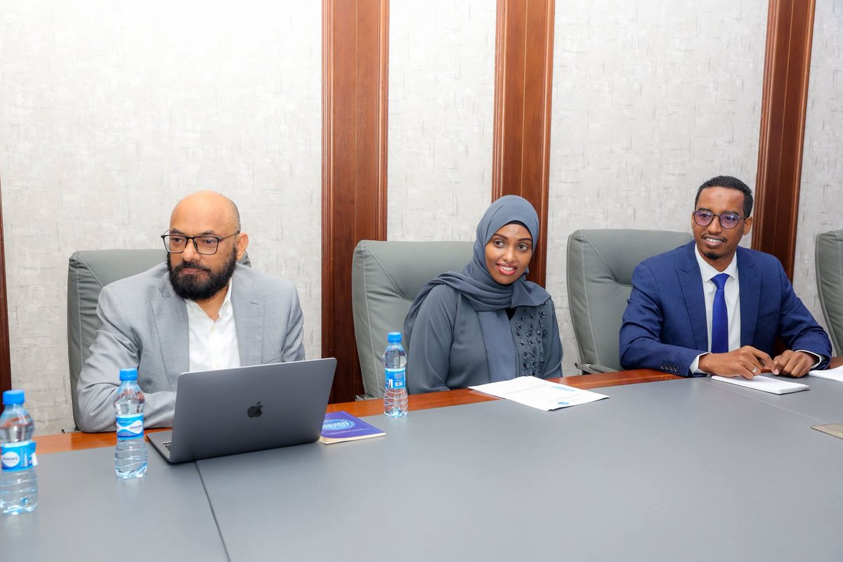 DrahmednurAbdi's tweet photo. Today, I participated in a meeting presided over by the Prime Minister of the Federal Government of Somalia, Hamza Abdi Barre, which was also attended by the Italian Ambassador to Somalia, Pier Daccò Coppi, along with other officials.

During the meeting, we briefed the Prime Minister on the progress of three projects aimed at constructing modern hospitals in the districts of Afmadow, Xarardheere, and Cadale, funded by the Government of Italy.

These projects represent a major step toward strengthening Somalia’s healthcare infrastructure and expanding access to quality medical services for communities across the country.