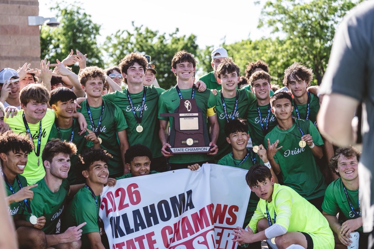 J_blackburn21's tweet photo. This weekend my soccer team won the 5a Oklahoma state championship in soccer!! We beat Edison prep 2-0 in the final, and finished the season 20-2. I played right back and our defense allowed zero goals total in the playoffs🥇☘️✅!! #goirish #dualsportathlete 

@MossisMadu @tcunningham92 @TGurley81