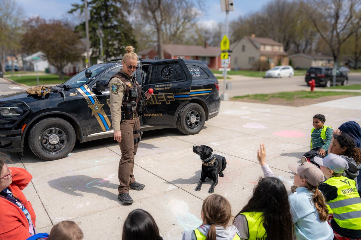 ISD347's tweet photo. Kennedy Elementary hosted Career Day with local businesses sharing their careers and inspiring students to dream big! 

Thank you to our community partners for investing in our students’ futures! 👏

#WillmarPublicSchools #KennedyElementary #CareerDay #FutureReady https://t.co/Pj2JAEJN1n