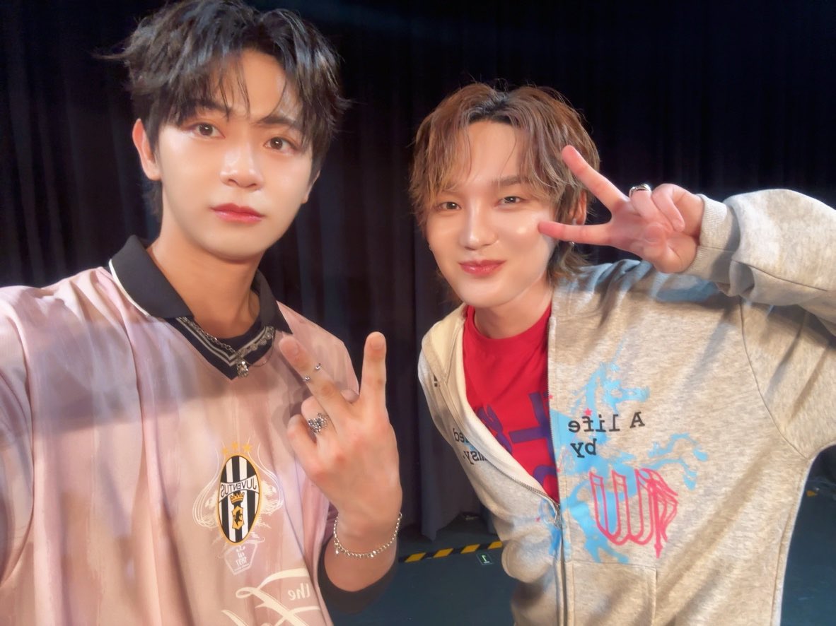 jbj_101's tweet photo. #JBJまとめ
①共通点が思いのほか沢山あったヨンフンさんとケンタのライブ。面白くてずっと笑っていてあっという間の時間だった。
②悩み相談、ヨンフンさんの回答が母国語じやないのに深くて秀逸過ぎた👏
③ライブで見たかった2人のダンスが、リールで見られた😭
ケンタがなぜ皆真顔？となった写真😆 https://t.co/mpQkI4eOqS