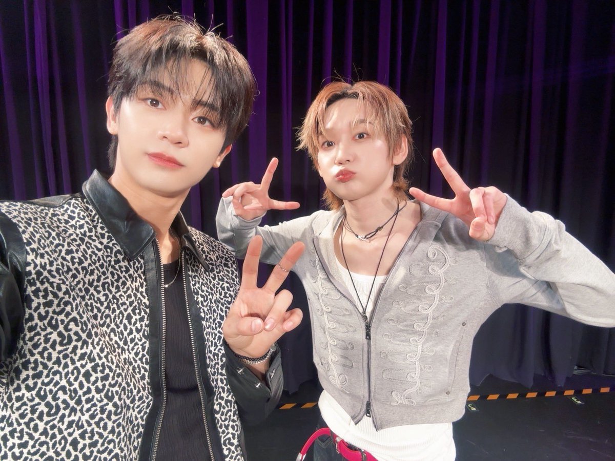 jbj_101's tweet photo. #JBJまとめ
①共通点が思いのほか沢山あったヨンフンさんとケンタのライブ。面白くてずっと笑っていてあっという間の時間だった。
②悩み相談、ヨンフンさんの回答が母国語じやないのに深くて秀逸過ぎた👏
③ライブで見たかった2人のダンスが、リールで見られた😭
ケンタがなぜ皆真顔？となった写真😆 https://t.co/mpQkI4eOqS