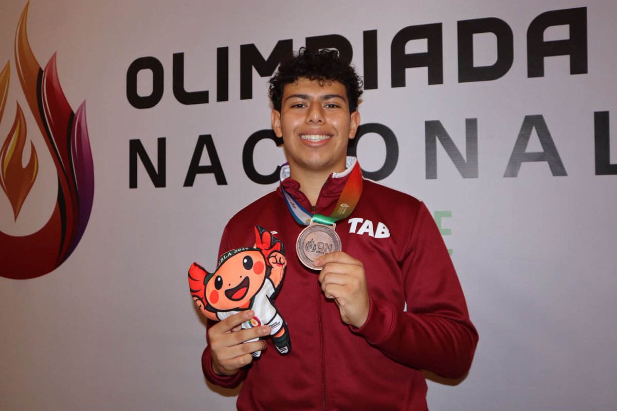 TabascoJavier's tweet photo. Siguen cayendo las medallas para Tabasco en la Olimpiada Nacional #CONADE.

Queremos expresar nuestra felicitación para las y los atletas tabasqueños que hoy consiguieron sumar 4 preseas más al medallero. La plata 🥈 la trae el equipo de Esgrima conformado por Tamara Oropeza Gil, Regina Mercader Guerrero, Liliana Maldonado Andueza y Amelia Méndez Pérez. 

Los 3 bronces vienen de la mano de Zayetzi Gómez Broca 🥉por Judo, y Génesis Montserrat Cabrera Fernández 🥉y Santiago Arias Peregrina 🥉en Karate.

Nuestro apoyo es total al deporte tabasqueño.