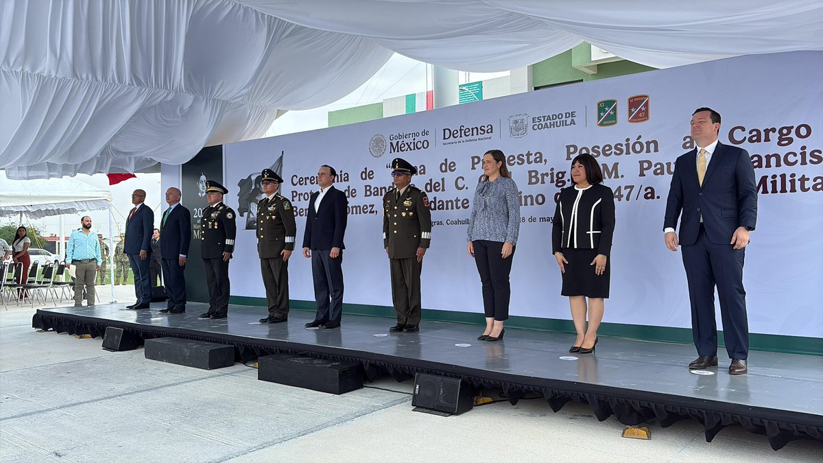 manolojim's tweet photo. En #PiedrasNegras en la ceremonia de “Toma de Protesta, Posesión al Cargo y Protesta de Bandera del C. Gral. Brig. E.M. Paulo Francisco Benítez Gómez, Comandante Interino de la 47/a. Zona Militar”. #Coahuila https://t.co/xUPsEj8QDY
