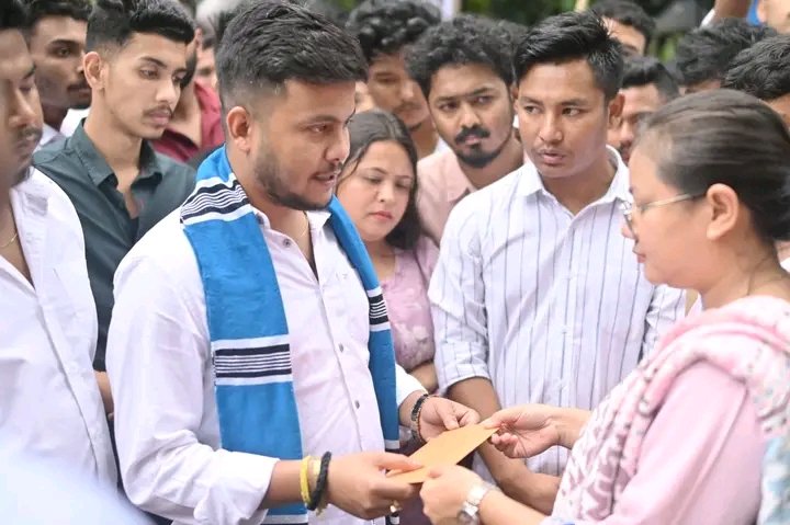 kaushik_nsui's tweet photo. Today, we protested against the NEET paper leak and demanded the immediate resignation of the failed Education Minister, @dpradhanbjp ji, along with a ban on the NTA.

NSUI stands firmly with the students. We will continue our fight on the streets until the corrupt are arrested. https://t.co/LHz9zIHhFr