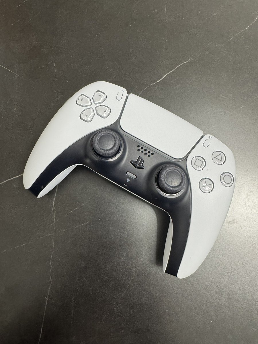 controllerlab_'s tweet photo. Installation et calibrage joysticks Hall Effect TMR pour @lolohand01 ! https://t.co/PQYzKuqfEj