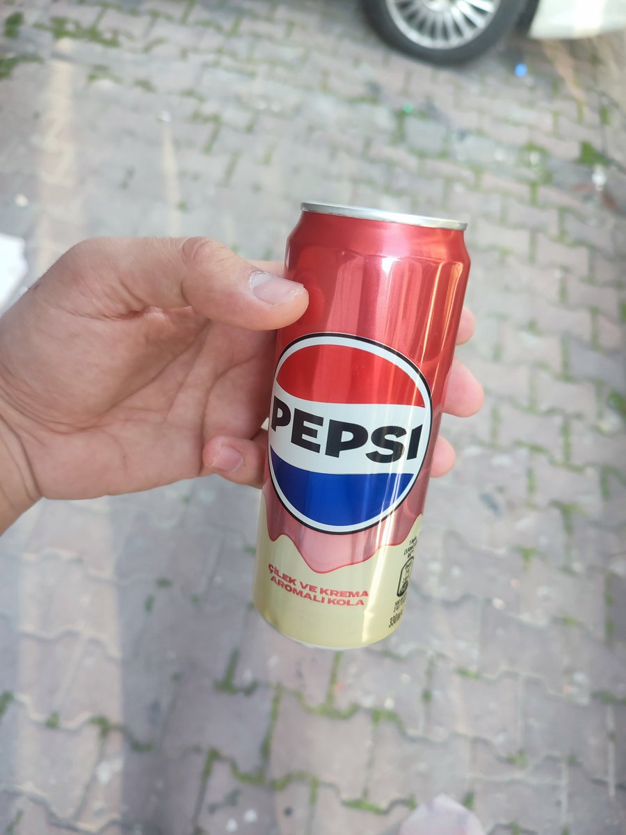 barispoulos's tweet photo. daha kötü bisey içmedim https://t.co/jLuIowq0db