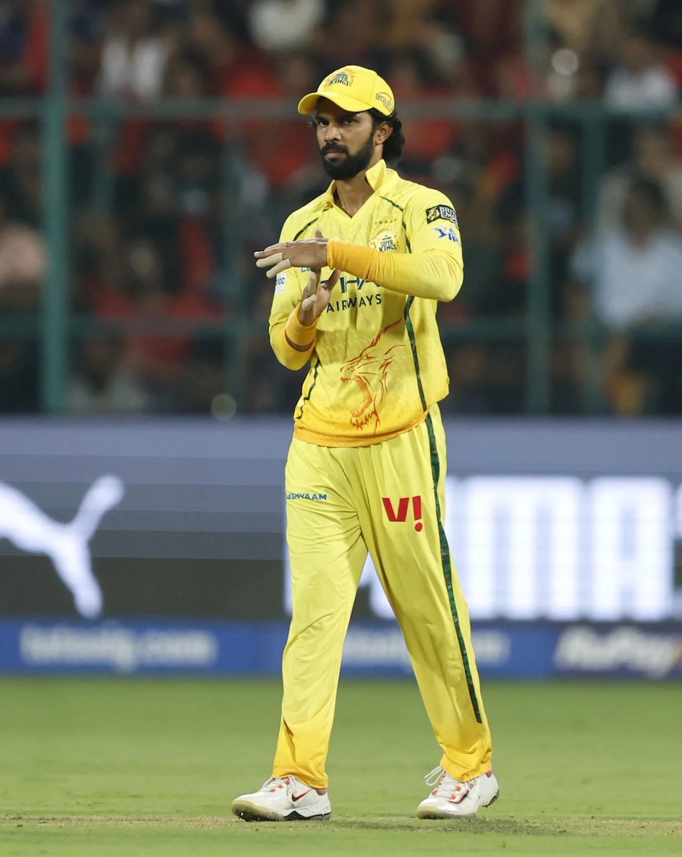 VibhuBhola's tweet photo. Ruturaj Gaikwad Can't Be In Your Playing XI.

Forget Captaincy. https://t.co/1T2abFRZVN