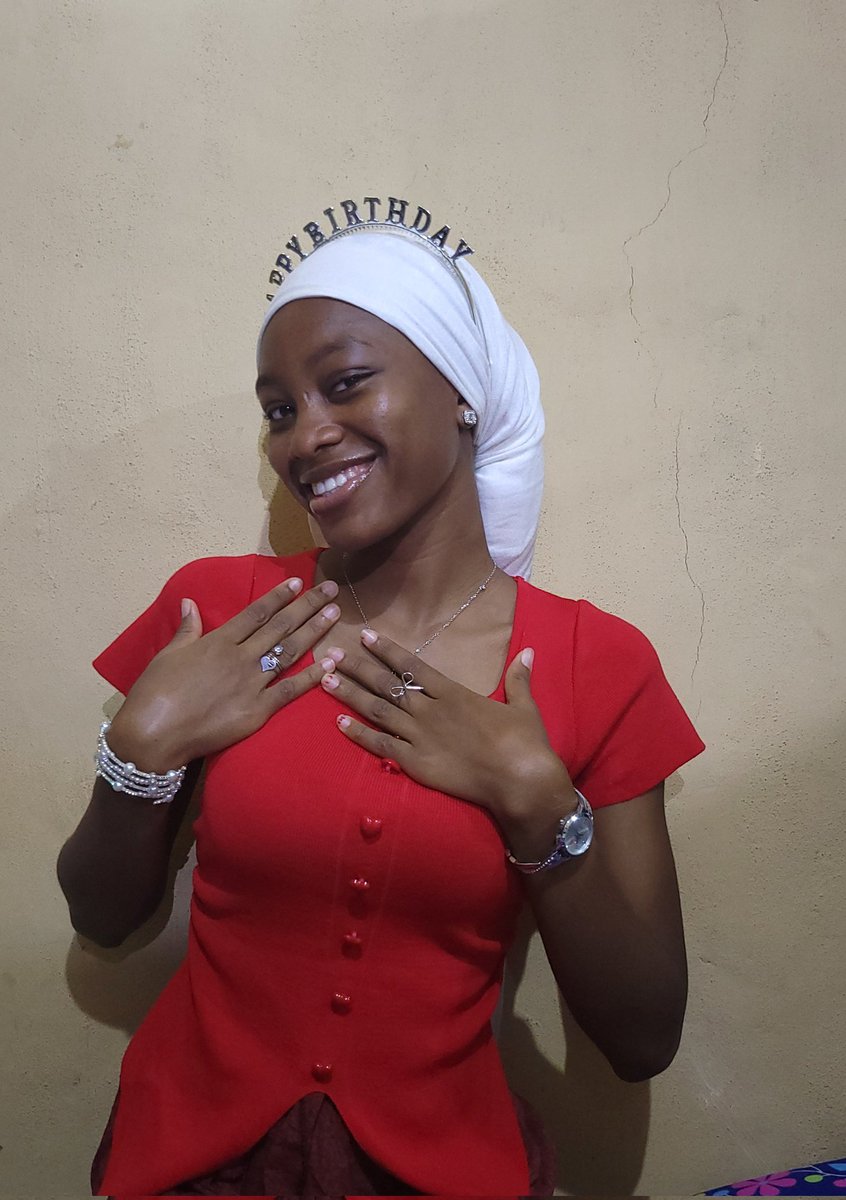 Luxe_cravings's tweet photo. Alhamdulilah for the journey so far.
Happy birthday 🎂to me, may Allah's Rahma and Sekina be upon me now and always. Amin❤️🤭 https://t.co/688uH1cxe6