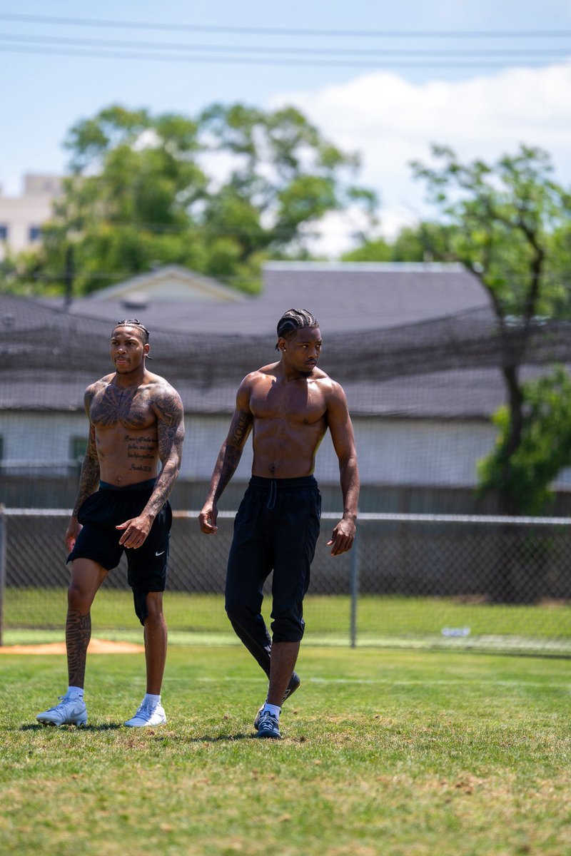 CraigRoyalJr's tweet photo. Shock the World🔜 https://t.co/u40nxa9Sy8