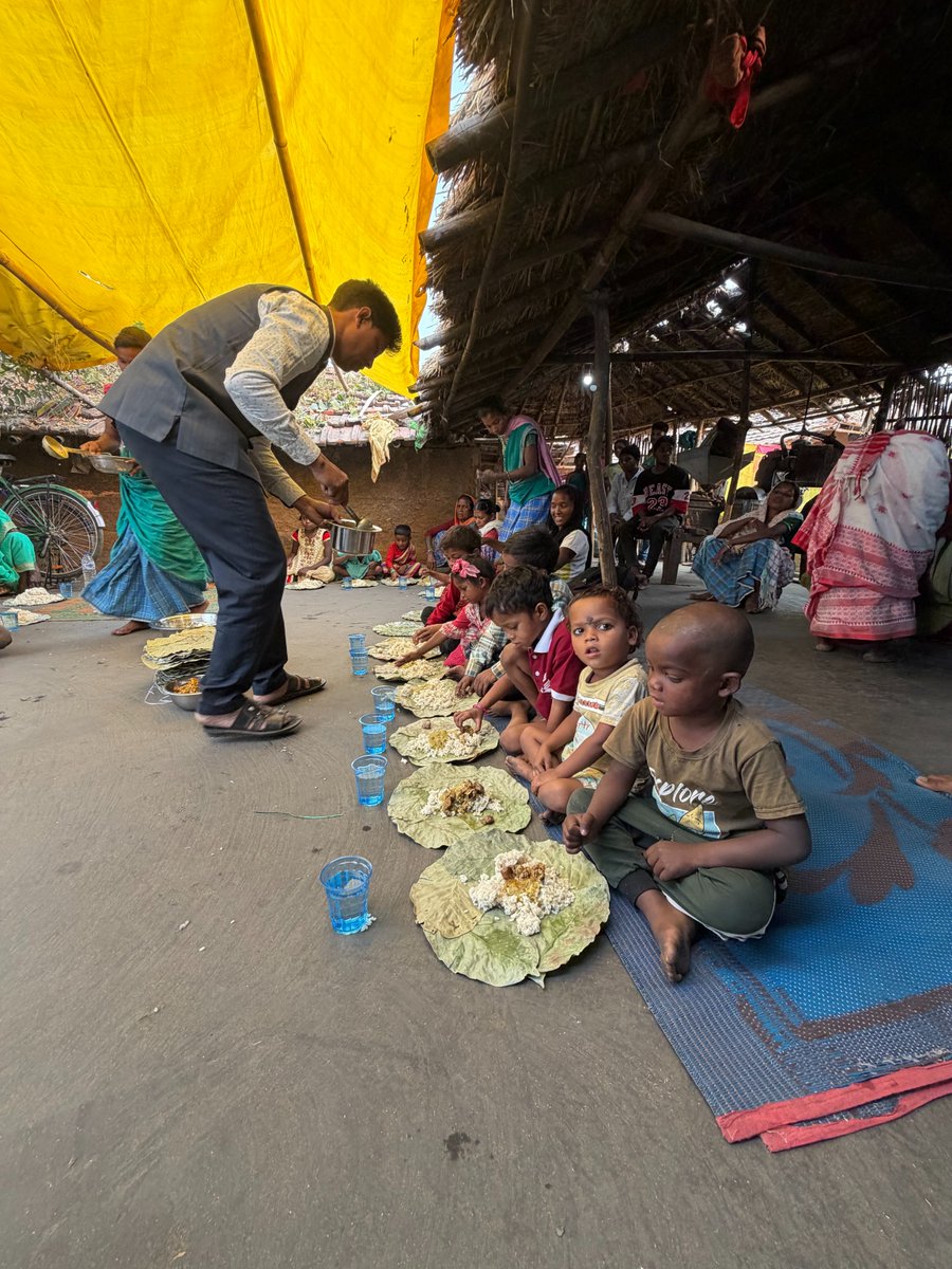 Hopegivers_Intl's tweet photo. Support the mission today:
https://t.co/jIaIbeSMWY

#Hopegivers #FaithInAction #FeedTheHungry #ServeOthers #IndiaMinistry #LoveInAction #ChristianMission #HopeInChrist https://t.co/xRhRTp7rpz
