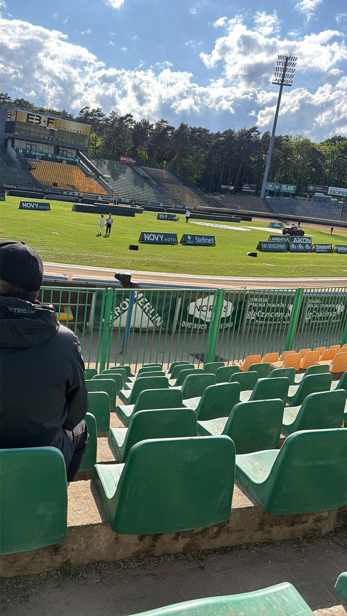 OwenskySpeedway's tweet photo. Jak na razie pewne trójki wychowanków Falubazu, ale to młodzież gorzowska robi wizualnie najlepsze wrażenie. #speedway #IPE500R https://t.co/13YAChCykv
