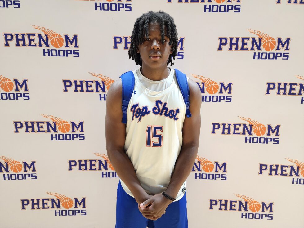 Phenom_Hoops's tweet photo. Top Shot UA Grind CLT Brings High-Level Talent to Rock Hill LIVE #PhenomRockHillLive #PhenomHoops 

A roster full of college-level players: https://t.co/0bfDuLpb8U