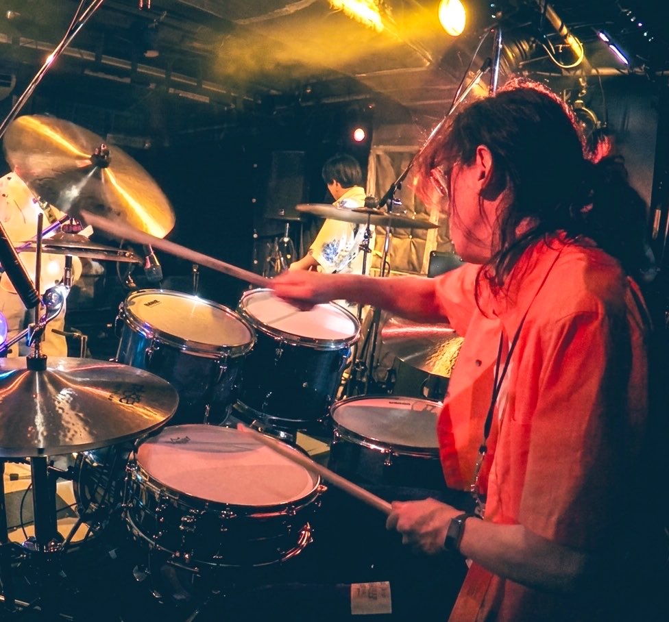 ginger09151's tweet photo. 2026/5/16@新宿LOFT

No Beer No Life presents Grand Explode Vol.11

Mrs. GINGER APPLE
(Mrs. GREEN APPLE コピバン)

アウフヘーベン
クスシキ
ア・プリオリ
絶世生物
ビターバカンス
青と夏

ライブ映像 公開しました
https://t.co/qsNcUoFB6u

すべてに感謝🙇‍♂️ https://t.co/JBioLeZ67I