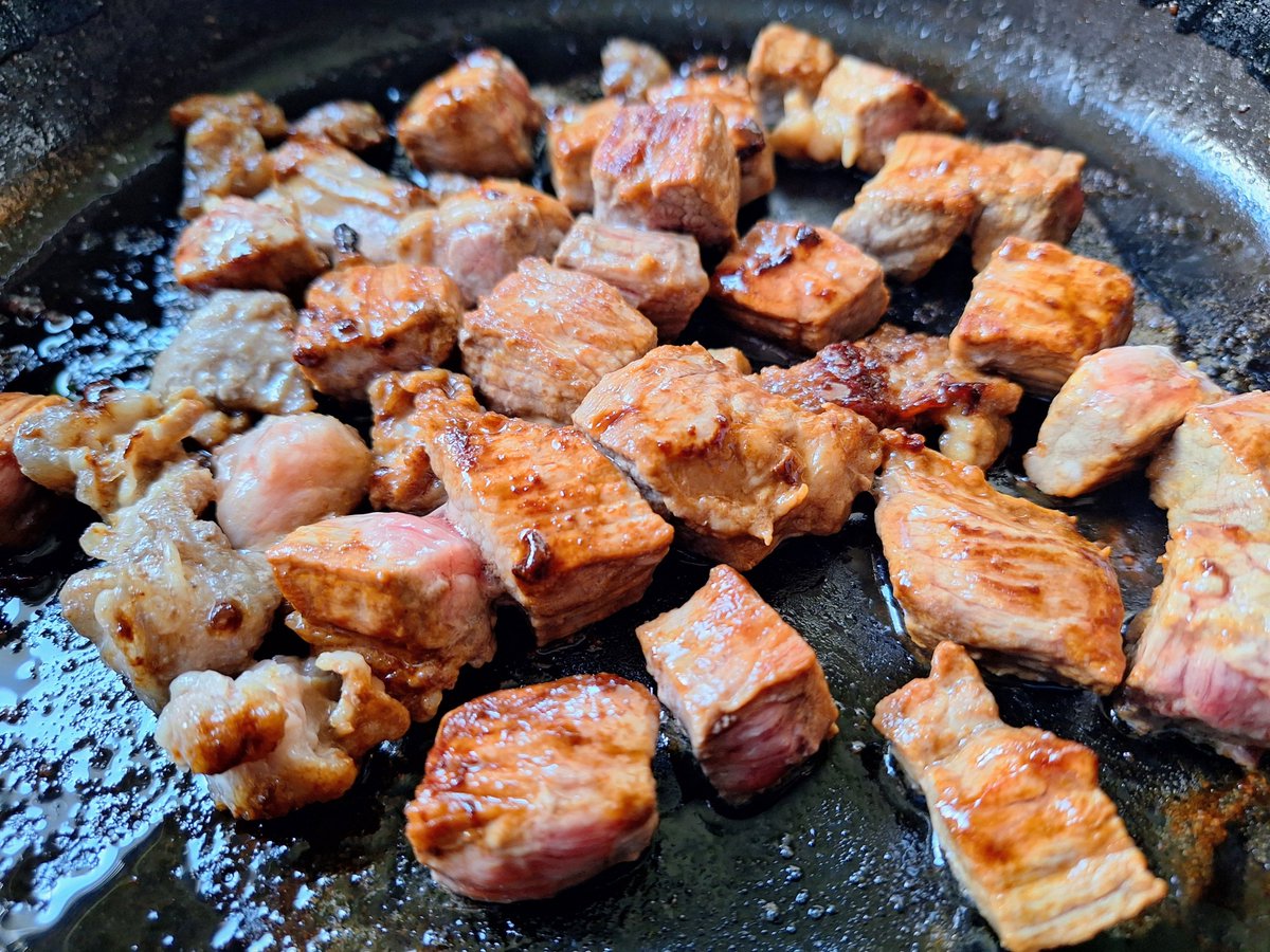 diabeteswarrior's tweet photo. Round roast, sliced and diced ... and skillet fried.

I cooked this a little differently, instead of filling the skillet with meat, I cooked just enough for our meal. I also cooked this on medium high to sear it.

@junkjunkee  said, "This is how I want you to cook this from now on."

I said, "Yes mum."  😅

We also had coddled eggs with the beef.  #DiabeticFriendly #HumanFriendly