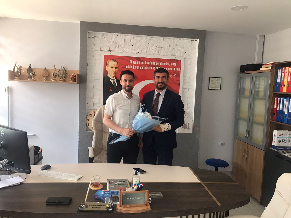 bcfoo16's tweet photo. Bugünün öğrencileri, yarının güçlü bireyleri…   

Okulumuzda düzenlediğimiz “Kariyer Günleri” programında öğrencilerimizi, Fatih Sultan Mehmet Vakıf Üniversitesi Öğretim Görevlisi Av. Öğr. Gör. İdris Kaydul ile buluşturduk.
@GurhanCokgezer @MetinSEZER_16
@Osmangazi_MEM https://t.co/lWwF5NElhG