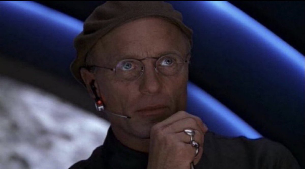 MaffManJones's tweet photo. The movie started, make the guy next to him take out his phone &amp; start making parlay bets on Draft Kings. Also let the several groups of 2-3 oblivious patrons in the theater 23 minutes after the movie started which is actually 53 minutes after scheduled showtime from trailers. https://t.co/mY4WA3A61z