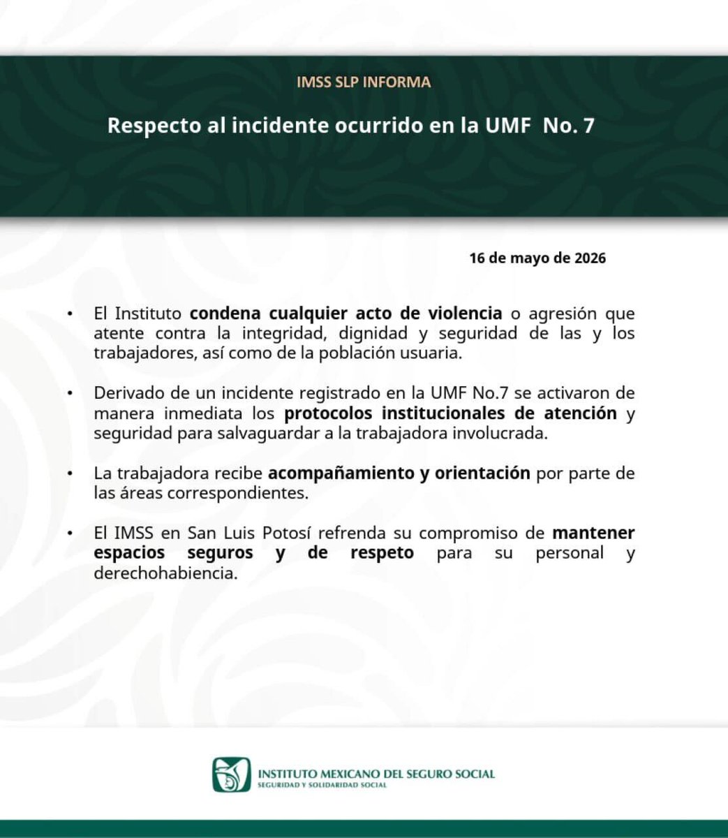AztecaNoticias's tweet photo. Amenaza en clínica del #IMSS  

En San Luis Potosí, un derechohabiente fue captado en video mientras se dirigía de forma violenta contra una trabajadora de la Unidad de Medicina Familiar número 7 del @Tu_IMSS.

La empleada permaneció en silencio durante la agresión. 
El Instituto activó protocolos de atención y seguridad para protegerla.
Condenó cualquier acto de violencia contra la integridad y dignidad de su personal y de la población usuaria.

Vía: @jessiemozar