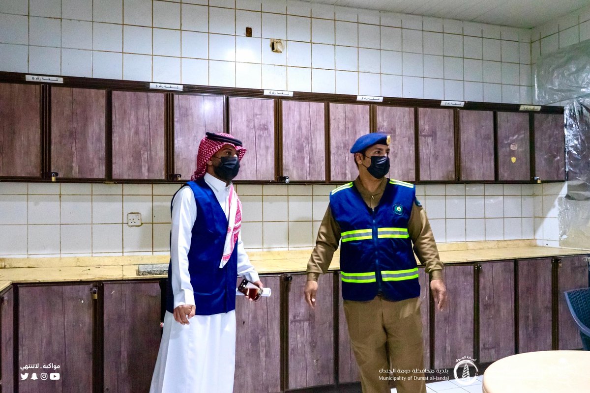 BDJKSA2030's tweet photo. في إطار جهود #بلدية_محافظة_دومة_الجندل
 للارتقاء بمساكن الأفراد الجماعية، تواصل لجنة 
السكن الجماعي وبمشاركة الجهات ذات العلاقة
 تنفذ جولاتها الرقابية الميدانية، للتحقق من الالتزام بالاشتراطات النظامية والصحية، ورصد الملاحظات
 ومعالجة أوضاع المساكن، بما يعزز جودة السكن ويرفع مستوى السلامة وجودة الحياة.