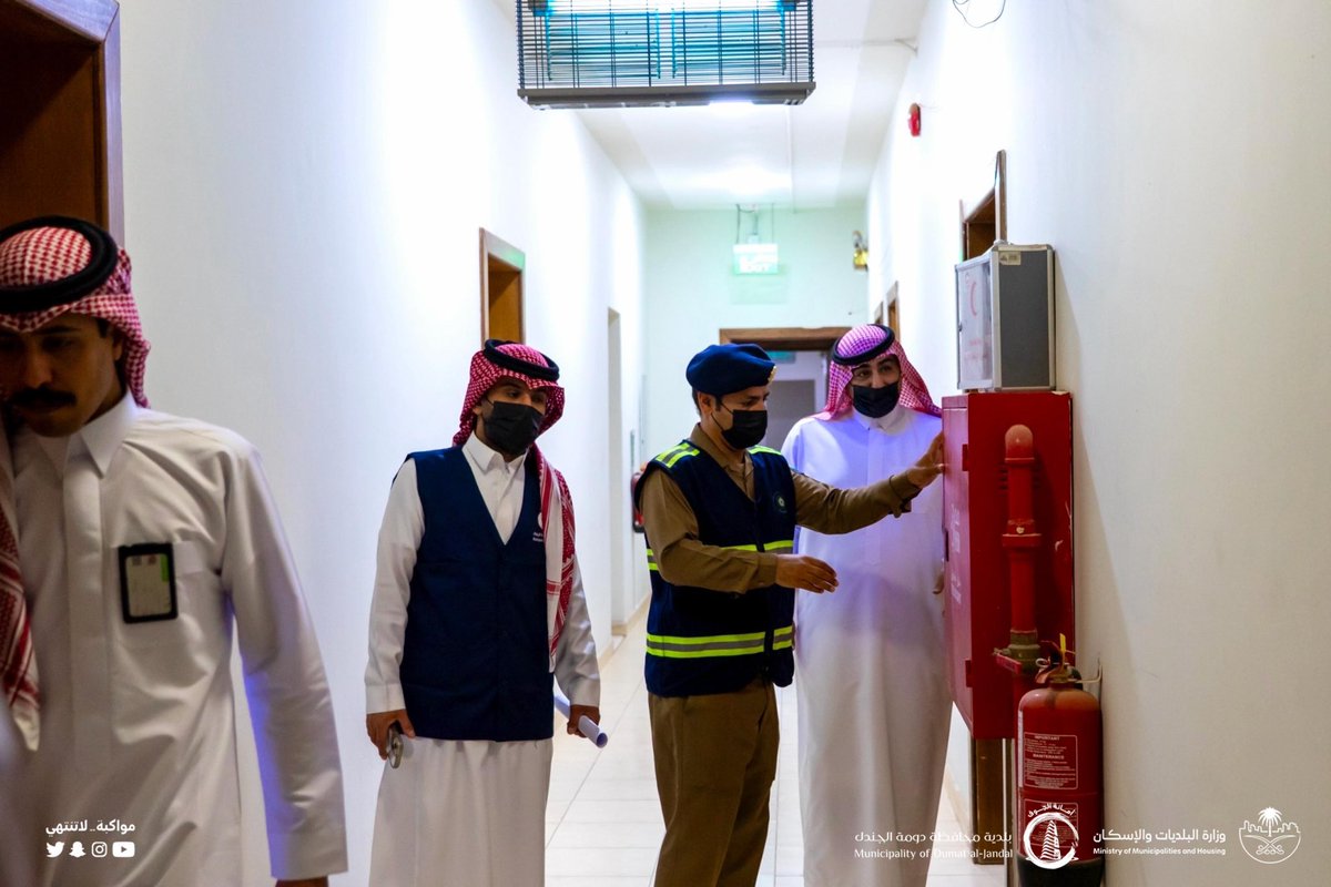 BDJKSA2030's tweet photo. في إطار جهود #بلدية_محافظة_دومة_الجندل
 للارتقاء بمساكن الأفراد الجماعية، تواصل لجنة 
السكن الجماعي وبمشاركة الجهات ذات العلاقة
 تنفذ جولاتها الرقابية الميدانية، للتحقق من الالتزام بالاشتراطات النظامية والصحية، ورصد الملاحظات
 ومعالجة أوضاع المساكن، بما يعزز جودة السكن ويرفع مستوى السلامة وجودة الحياة.