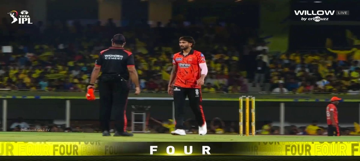 Blackclue7's tweet photo. NKR learns how to bowl 135+,now he only bowls it even in slow pitch. https://t.co/tLDK1P5YNQ