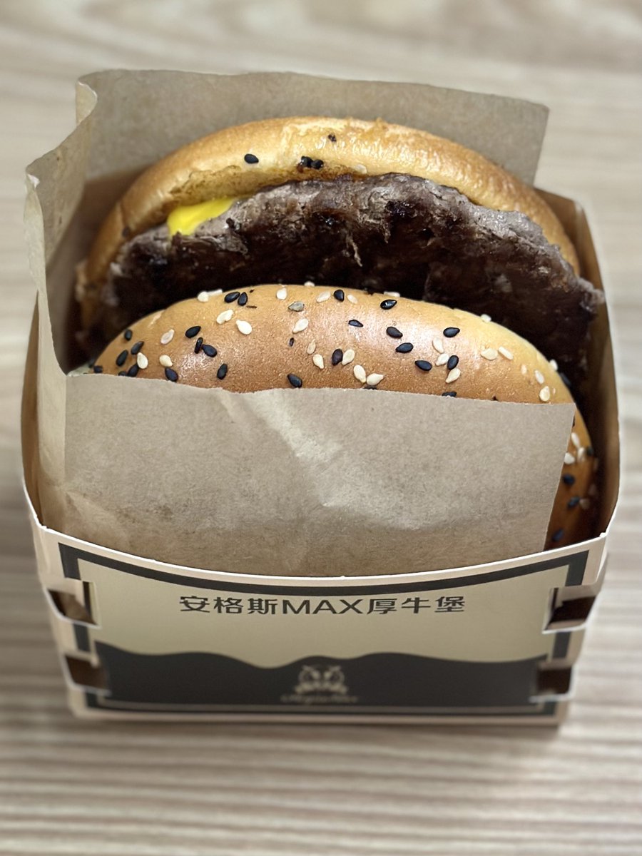 TheQiCheng's tweet photo. 🍔🍔🍔🍔🍔 https://t.co/QqGpdN9xZj