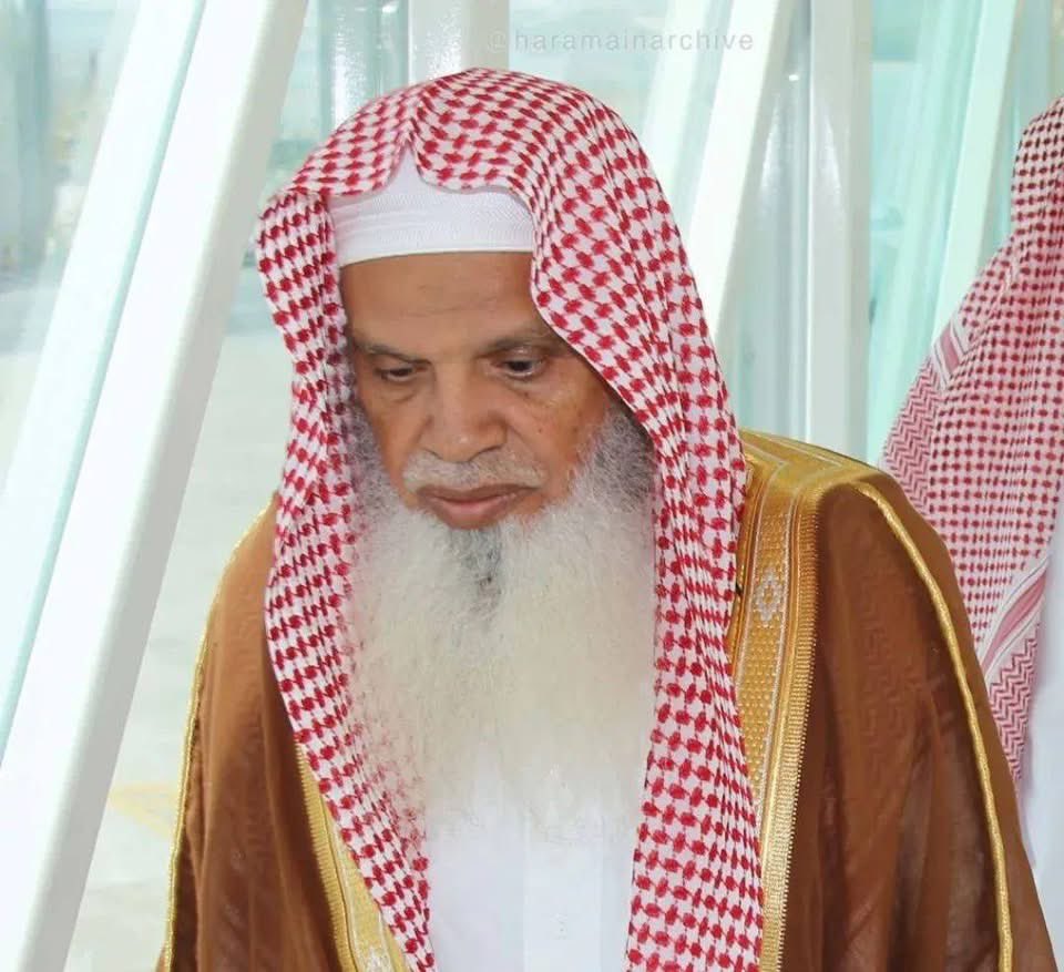 Quran_new's tweet photo. Da Ɗumi-Ɗumi | An ayyana sunan babban limamin masallacin Madina Shaikh Ali Al Hudhaify a matayin limamin da zai gabatar da Khutbar Arfah ta aikin Hajjin shekarar 1447AH (2026).

#Hajj
#Hajj2026 https://t.co/vTu7KqTdrN
