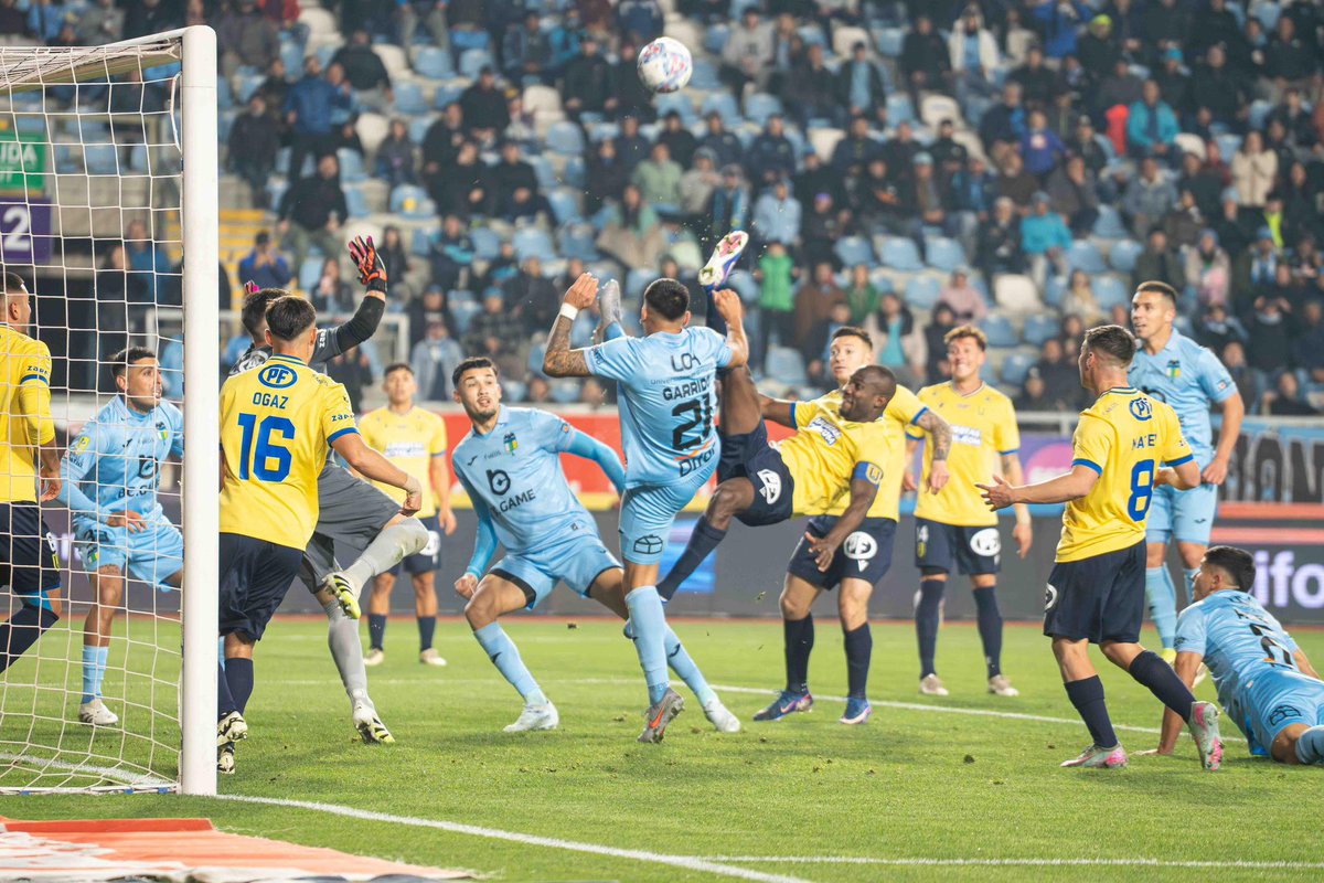 OHigginsTotal's tweet photo. CRÓNICA | EL CAMPANIL GOLPEA AL CAPO EN LA LIGA DE PRIMERA

✍🏻 @IsaiasJara_ 
📲 Revísala aquí 👇🏻

https://t.co/lFStjgxP89 https://t.co/i3iiDxMiRl