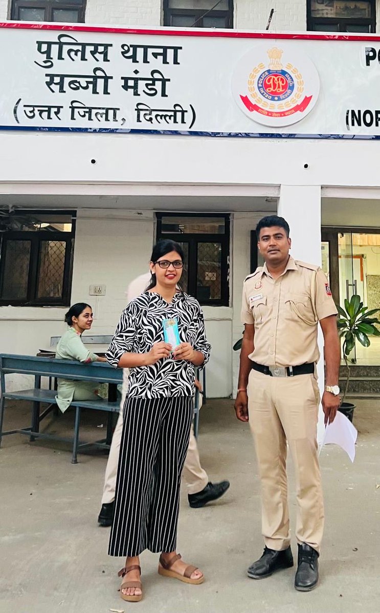 samrobert33's tweet photo. Heartfelt thanks to @DelhiPolice for helping us recover our lost mobile phone. 🙏
Special thanks to Mr. Krishan Kumar ji from PS Subzi Mandi @DcpNorthDelhi for his polite, humble, and very helpful behavior throughout the process. Jai Hind 🇮🇳 https://t.co/SYRMBRhWJ8