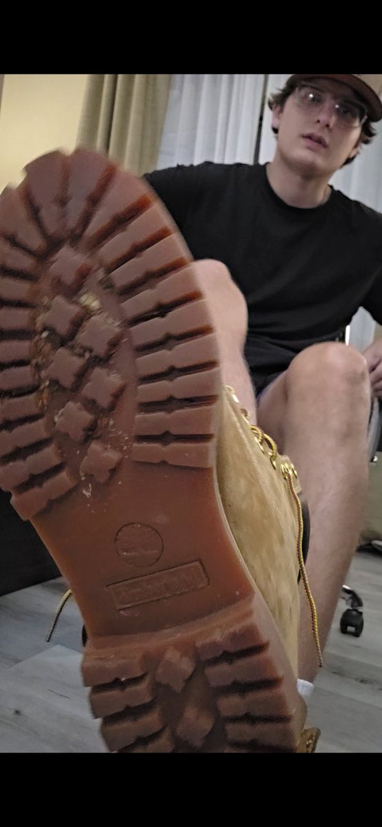 Master_Nick00's tweet photo. Need my boots serviced! https://t.co/l0IAK4dJ7g