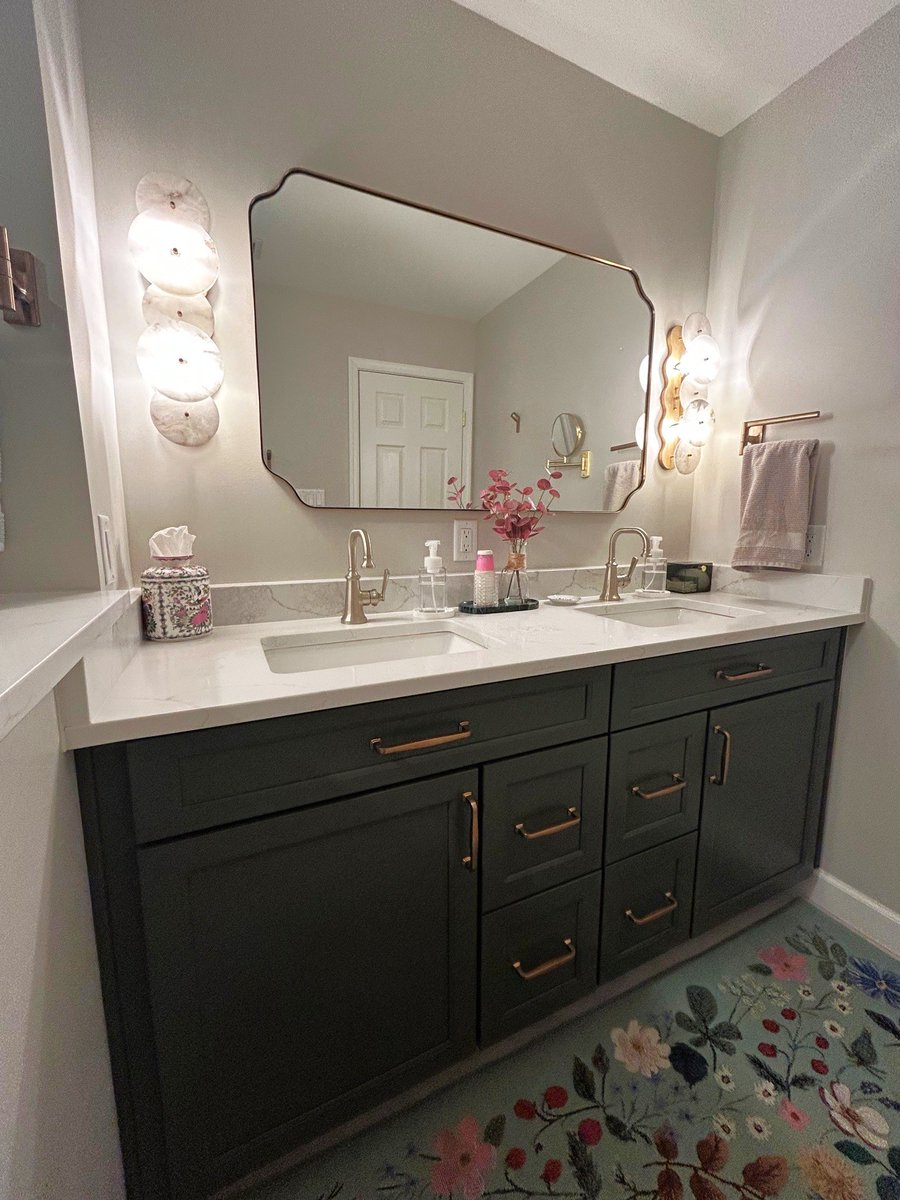 Talon9607's tweet photo. Another beautiful bathroom transformation completed by Talon Construction in Mt. Airy, MD. A perfect example of how thoughtful design and quality craftsmanship can completely transform a space.#BathroomRemodel #MtAiryMD #HomeRenovation #TalonConstruction #DesignBuild https://t.co/OuLNEEEL85