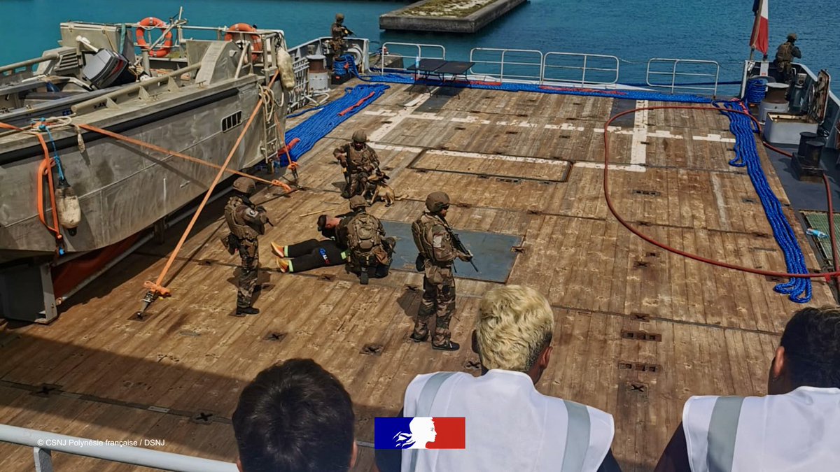 DSNJeunesse's tweet photo. En Polynésie française, organiser la #JDC est un défi logistique quotidien : aller jusque dans les îles les plus isolées, à plusieurs centaines de kilomètres, pour rencontrer la jeunesse polynésienne et lui garantir cette expérience citoyenne malgré l’immensité du territoire. https://t.co/olNUVkMTds