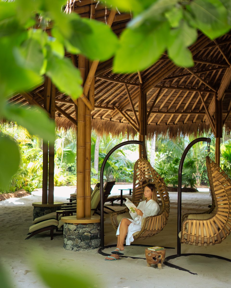 joalibeing's tweet photo. Nature’s generosity guides the rhythm of AKTAR, our herbology centre. Journey back into balance with healing herbs, tea infusions and mindful rituals – grounded by the island’s quiet presence.

#JOALIBEING #JoyOfWellLiving #Herbology #WellLiving #Maldives https://t.co/2TMZcy8Brd