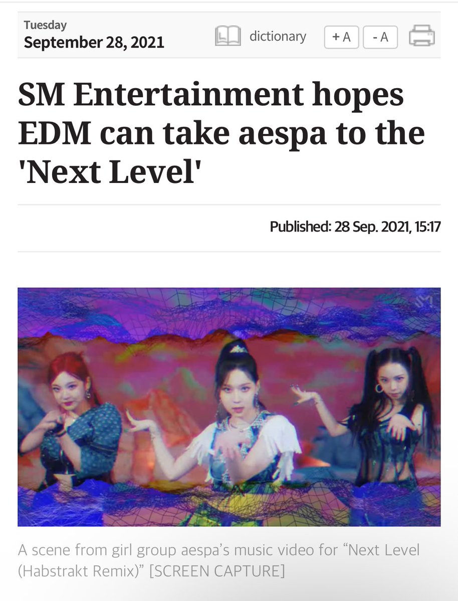 head bomshell stands with park bom tweet media
