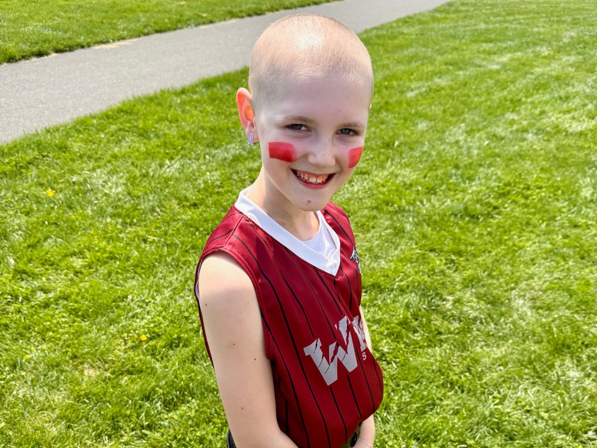 fourdiamonds's tweet photo. Lennon set a goal to get back on the softball field, and she did it! 🥎

She didn’t let cancer stop her from doing what she loves. 💙

#ConqueringChildhoodCancer #ForTheKids https://t.co/oFpsxcenra