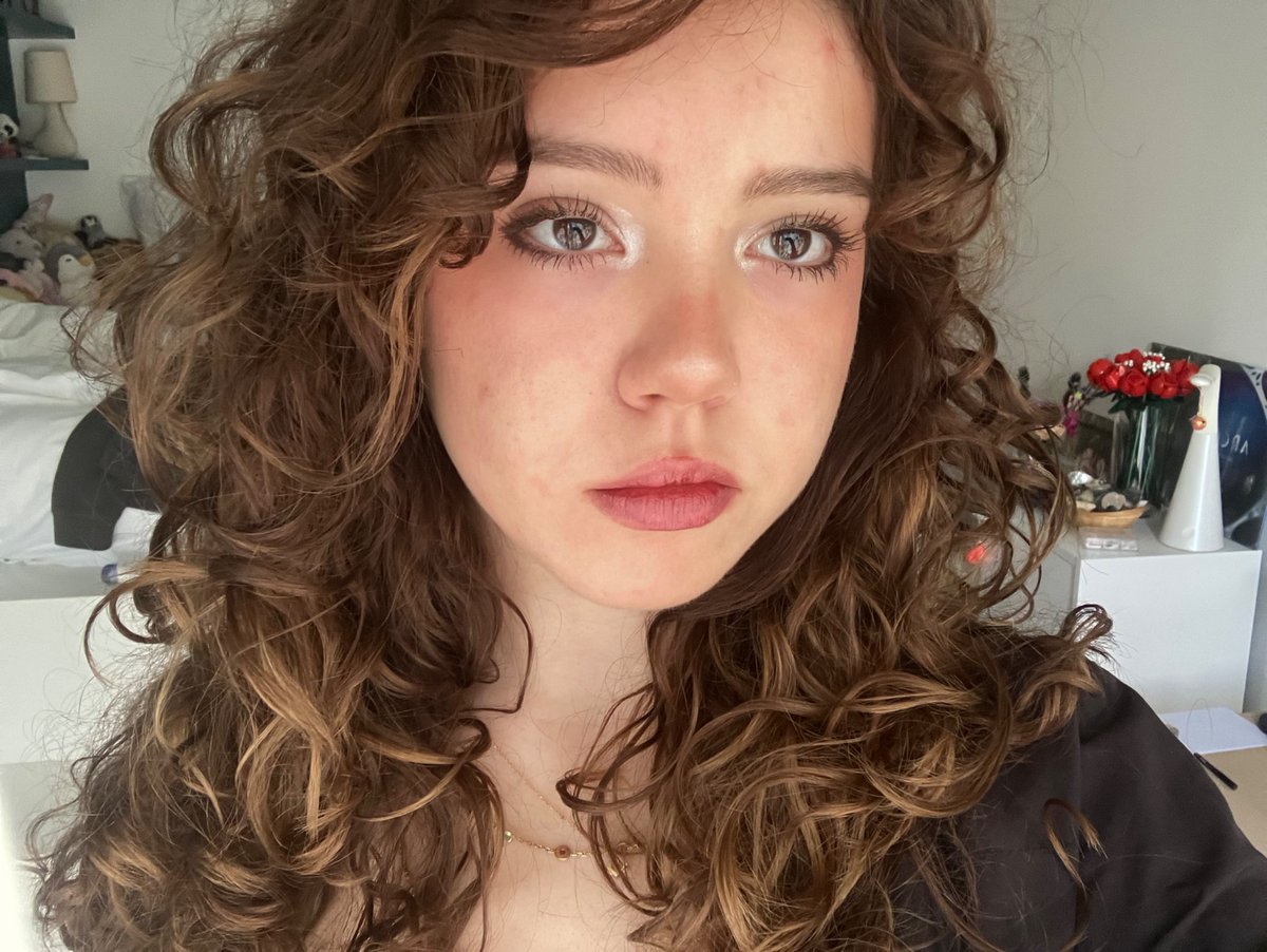 ꧁ 𝓟𝓲𝓷𝓴𝓹𝓶𝔃𝓪𝓲 𝓸𝓯 𝓫𝓪𝓷𝓲𝓢𝓗𝓔𝓓𝓽𝔀𝓽 ꧂ tweet media