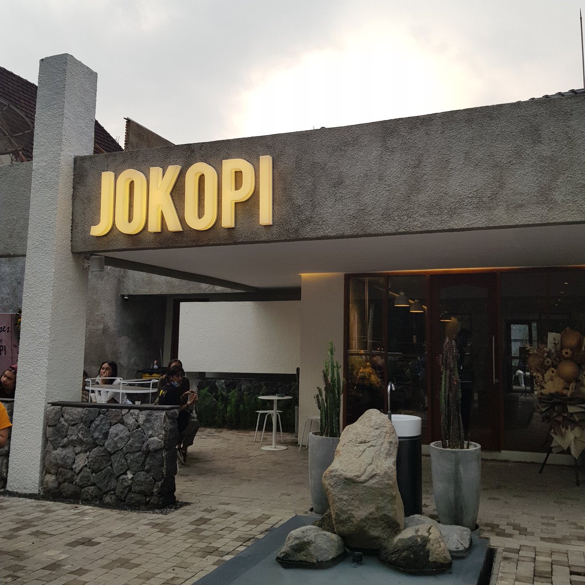adit surowidjojo tweet media