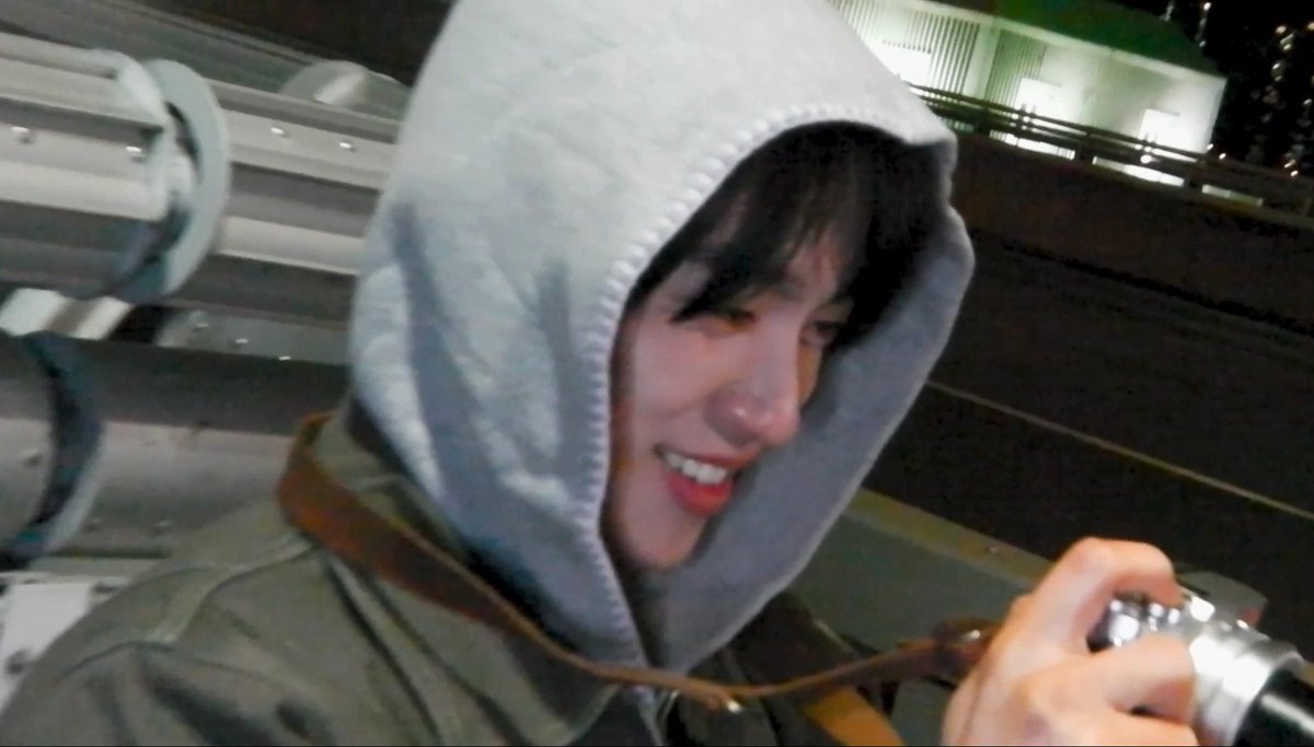 구우 tweet media