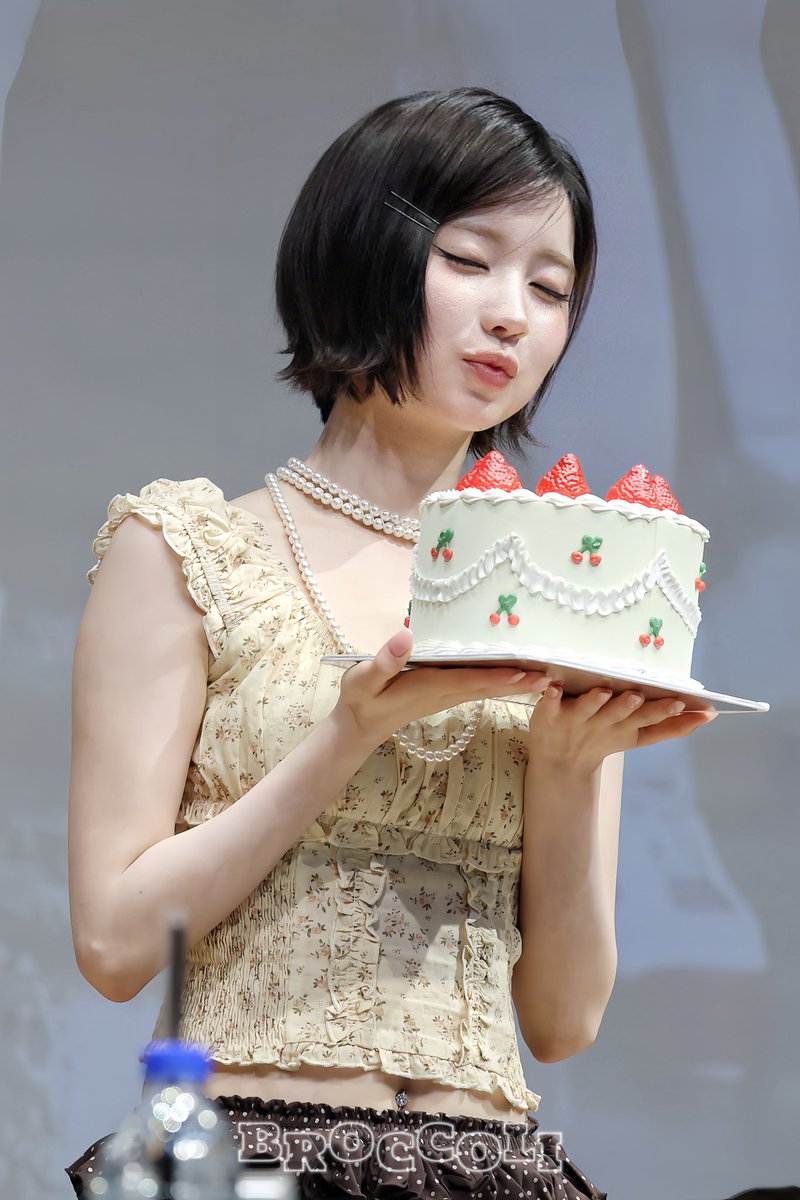 broccoli_ae's tweet photo. 260517 
🍒
#ASA #ENAMIASA #아사 #榎並杏紗 #베이비몬스터  #BABYMONSTER https://t.co/UsRWZrAASW