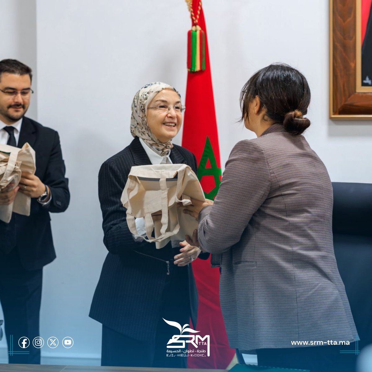 Srm_tta's tweet photo. في إطار تعزيز مواردها البشرية ومواكبة دينامية تطوير خدماتها، نظمت الشركة الجهوية متعددة الخدمات طنجة–تطوان–الحسيمة يوماً إدماجياً لفائدة المستخدمين الجدد، عقب الجولات التعريفية التي شملت مختلف مديريات وأقسام الشركة. 🤝 https://t.co/Fas4G8msIn