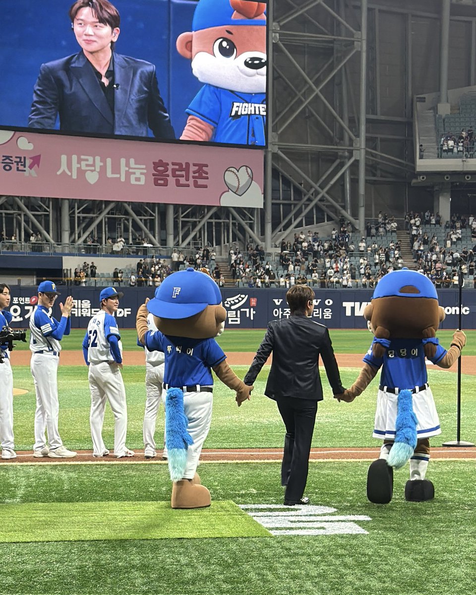 kwill_twt's tweet photo. [📸] 
260518 #불꽃야구2

#Kwill #케이윌 https://t.co/3gfc09grW7