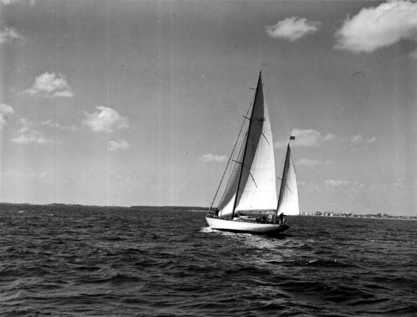 StateLibraryFL's tweet photo. For #TourismThursday, let’s get ready to race in the Miami to Nassau Cup. Started in 1934, this prestigious race begins in South Florida and ends at Nassau harbor. Previous participants included the late Ted Turner. Here are photos from our collection of past races. @FLMemory https://t.co/p17U4ktuwX