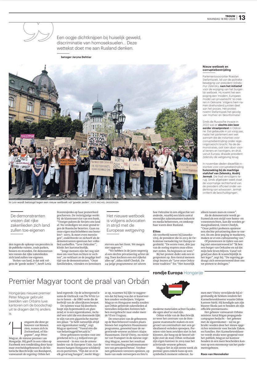 3Bergen's tweet photo. In @trouw: protesteren tijdens de oorlog doe je niet zomaar. Toch gebeurt dat nu in #Oekraïne, tegen het nieuwe burgerlijk wetboek dat in strijd zou zijn met Europese wetgeving. “De regering gedraagt zich onverantwoord.” https://t.co/ctVkOjABwM